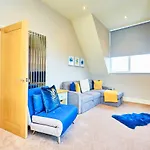 アパート The Stylish Penthouse Of - Sleeps 7 ハロゲート
