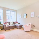 The Stylish Penthouse Of - Sleeps 7 *