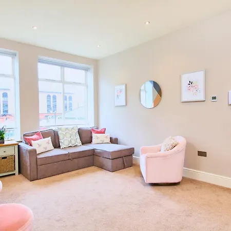 The Stylish Penthouse Of - Sleeps 7 *