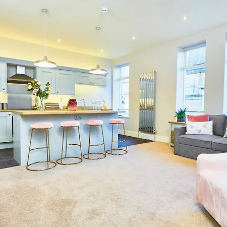 The Stylish Penthouse Of - Sleeps 7 * 해러게이트