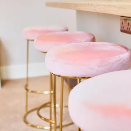 The Stylish Penthouse Of - Sleeps 7 Apartamento *