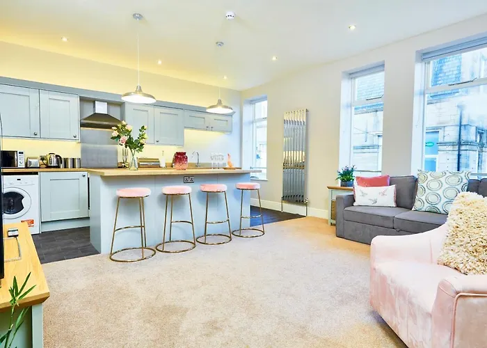 The Stylish Penthouse Of - Sleeps 7 * Harrogate