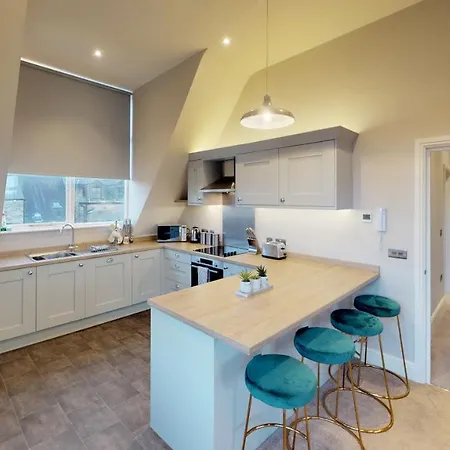 The Stylish Penthouse Of - Sleeps 7 *